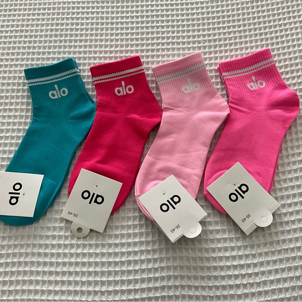 Alo Ankle Socks - Teal, Hot Pink, Light Pink, Bright Pink (Set of 4)